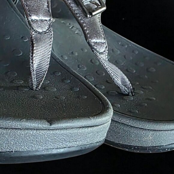 VIONIC (8) JOLIE Gun Medal Silver Metallic T-Strap Podiatrist Designed Footbed - Picture 13 of 13
